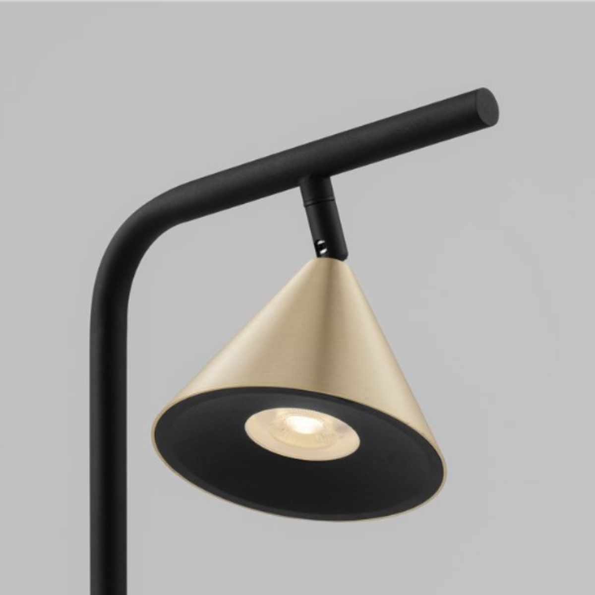 Podna lampa Conico 9011436 