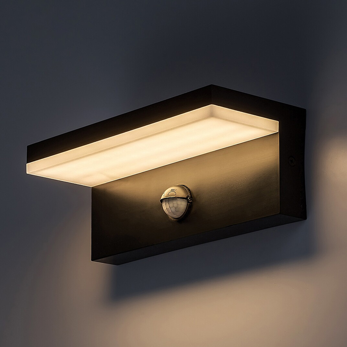 Zidna lampa spoljna sa senzorom ZARAGOZA 77115 